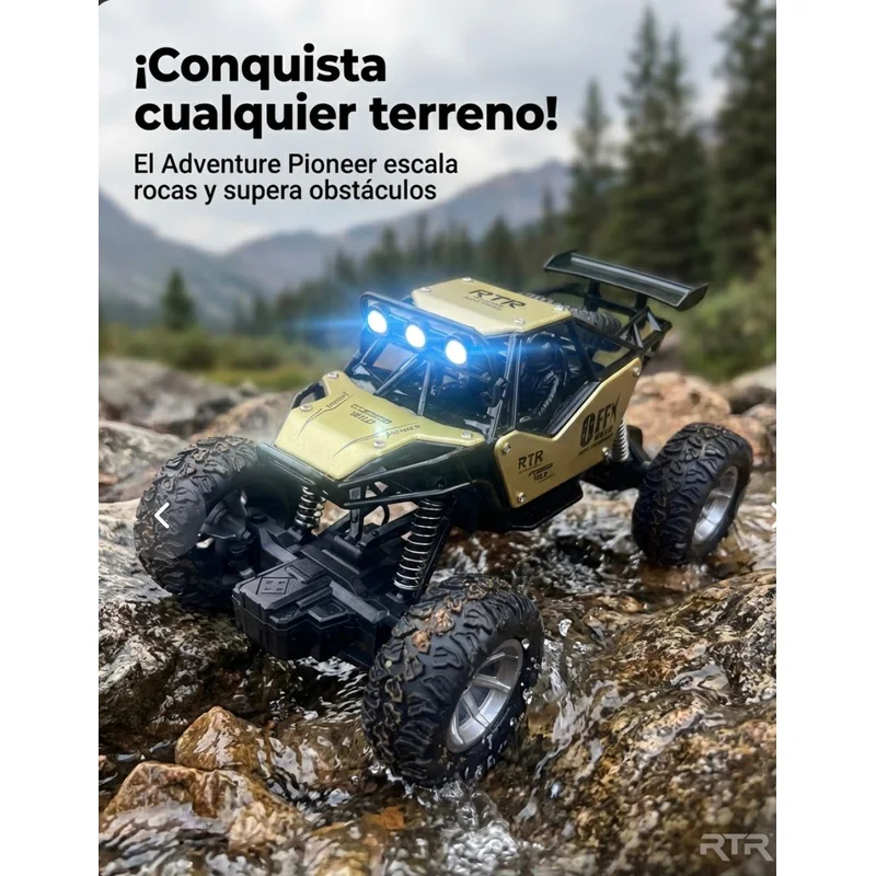 Auto a control remoto todoterreno con luces sobre rocas