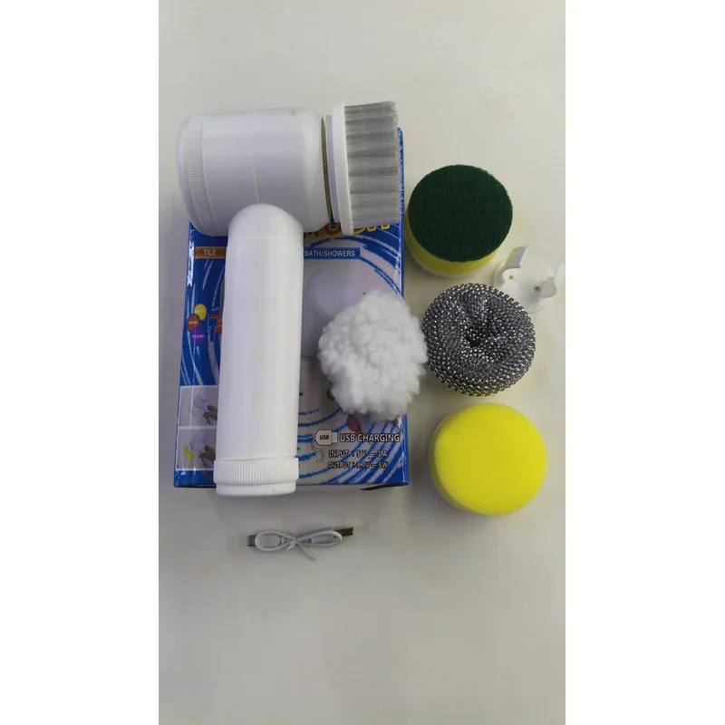 Cepillo eléctrico de limpieza blanco con cabezales de esponja, fibra y cerdas