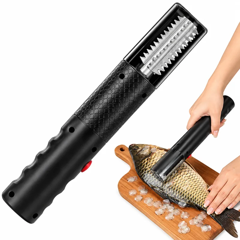 Descamador eléctrico negro quitando escamas a un pescado