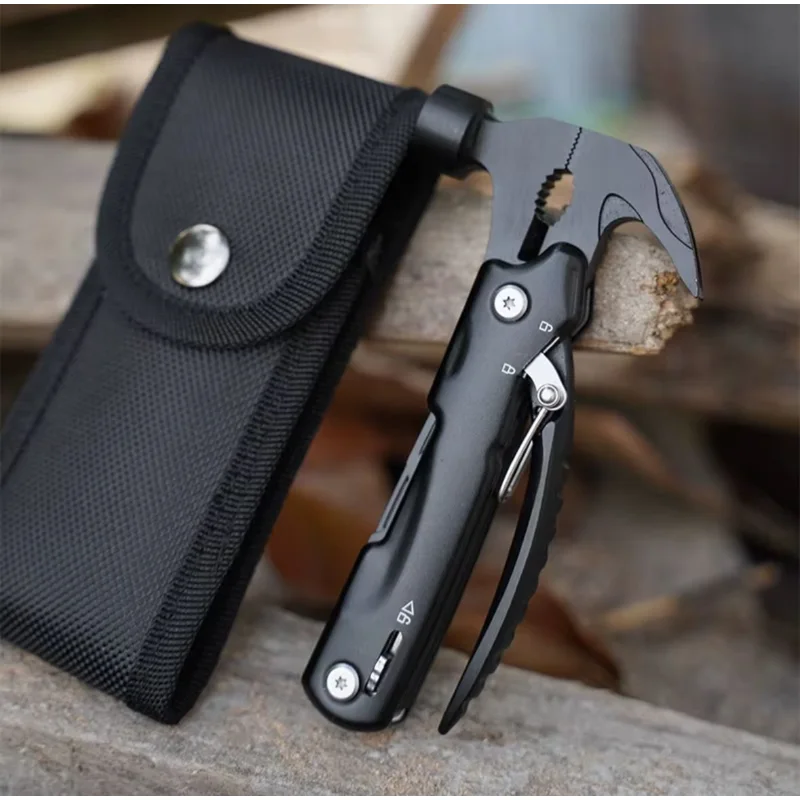 Martillo multiherramienta negro con su funda